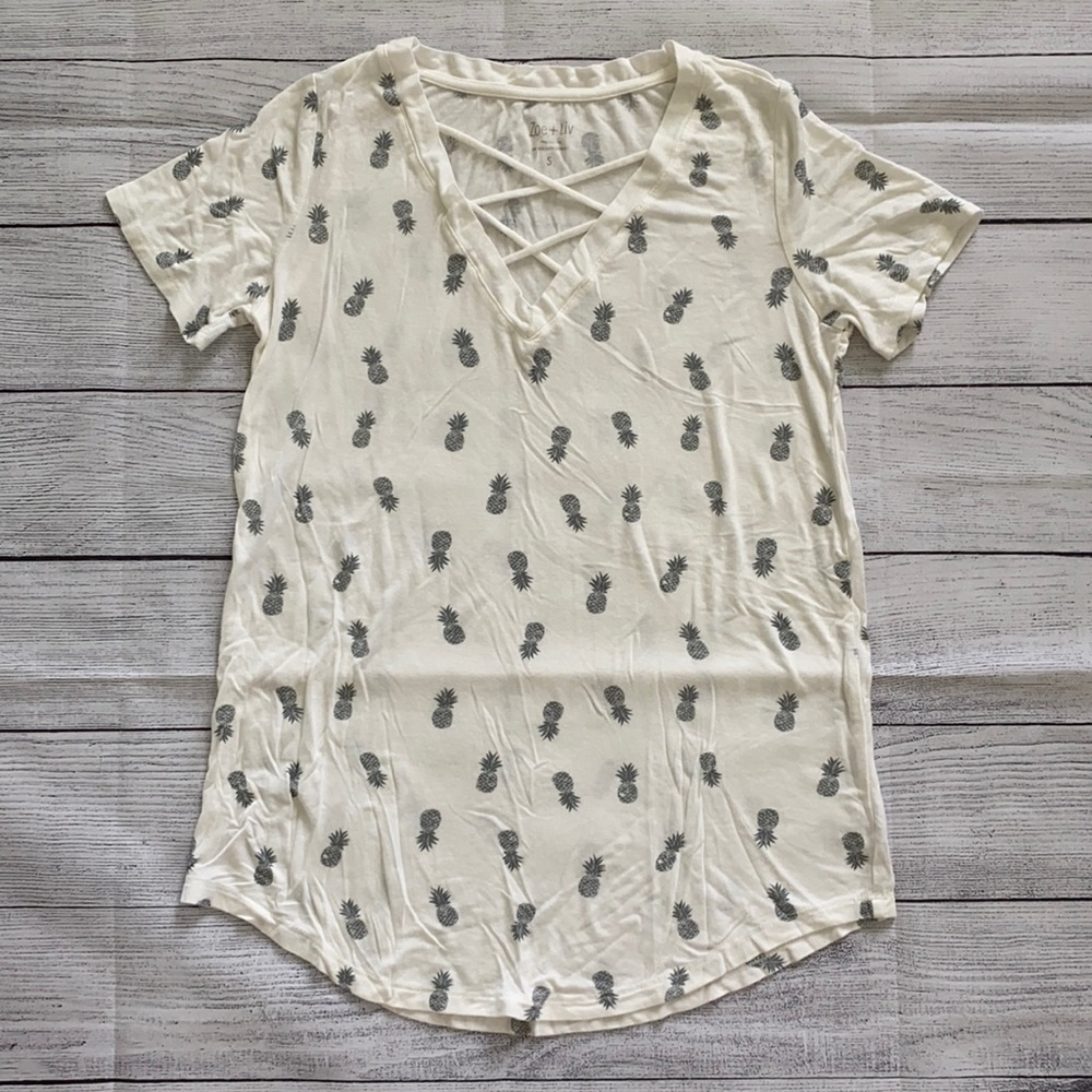 Zoe + Liv Pineapple Short Sleeve Top